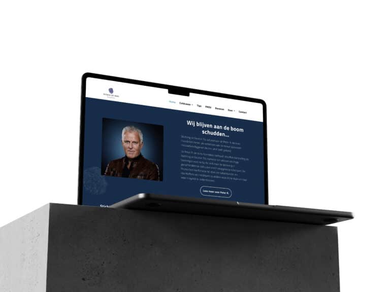Laptop met Peter R de Vries website geopend